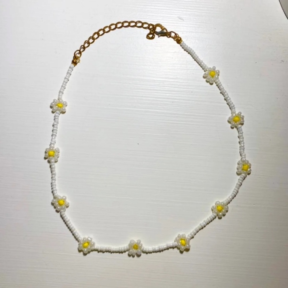 Beaded Daisy Flower Necklace
